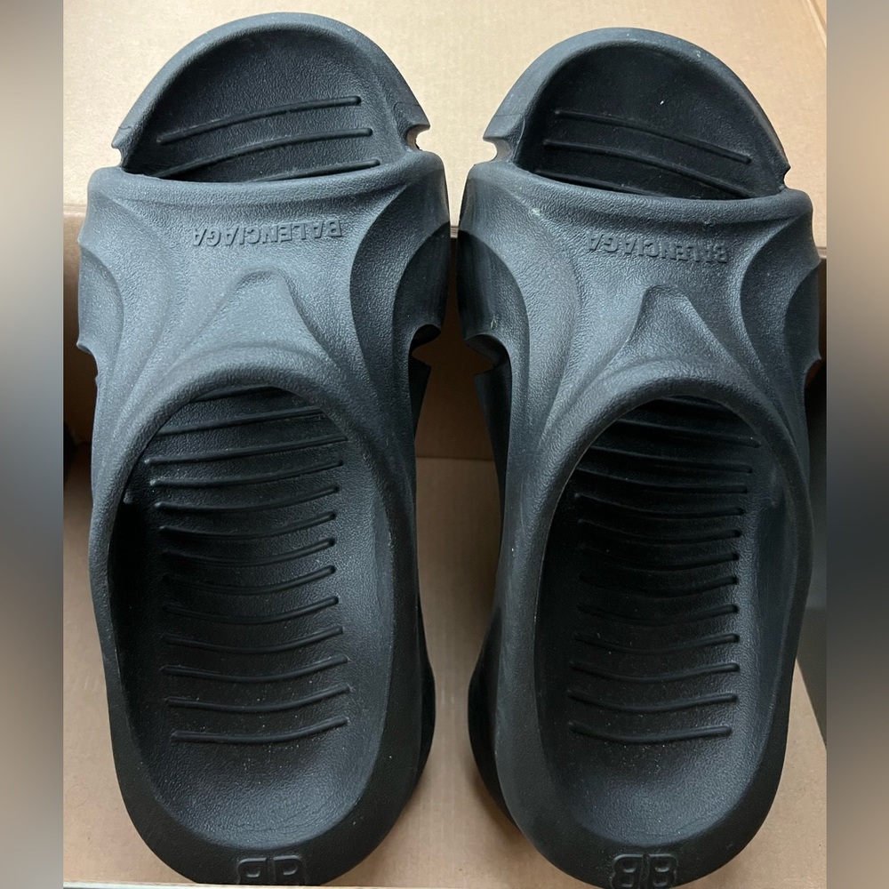 Balenciaga Mold Slides